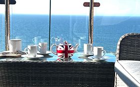 Smugglers - Sea Front - Parking - Sea Views - Balcony - 2 Luxury Kingsize Beds
